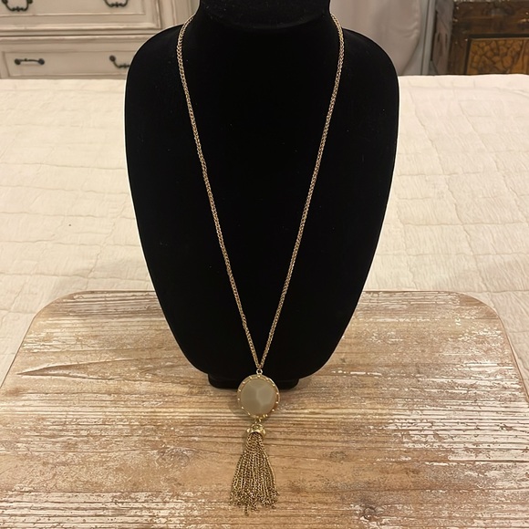 Vintage Gold Tone Green Chain Tassel Pendant Long Statement Necklace - Picture 3 of 4